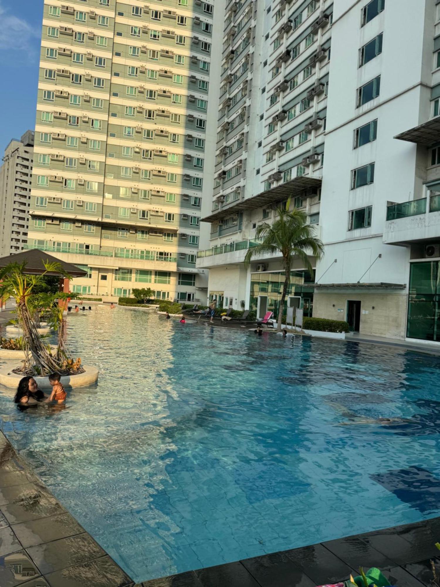 Beacon Makati Condo Free Pool Access Free Wifi 100Mbps & Free Netflix Manila Eksteriør billede